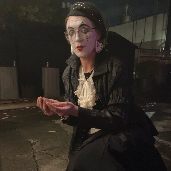 Meet your Posher, Kate - Picture 3 of 11